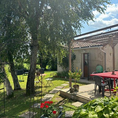 Studio En Auvergne Le Ruisseau Daire Saint-Priest-Bramefant Dış mekan fotoğraf