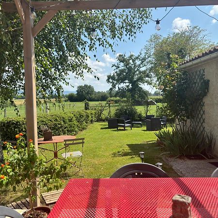 Studio En Auvergne Le Ruisseau Daire Saint-Priest-Bramefant Dış mekan fotoğraf