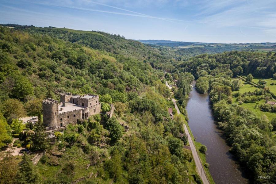 Studio En Auvergne Le Ruisseau Daire Saint-Priest-Bramefant Dış mekan fotoğraf