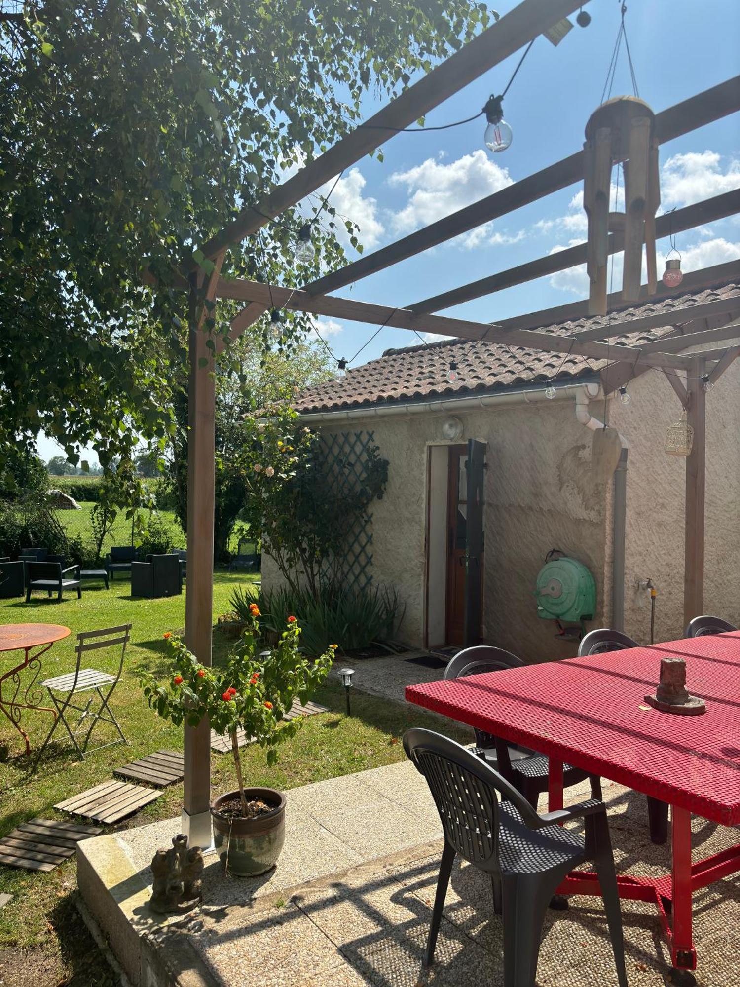 Studio En Auvergne Le Ruisseau Daire Saint-Priest-Bramefant Dış mekan fotoğraf