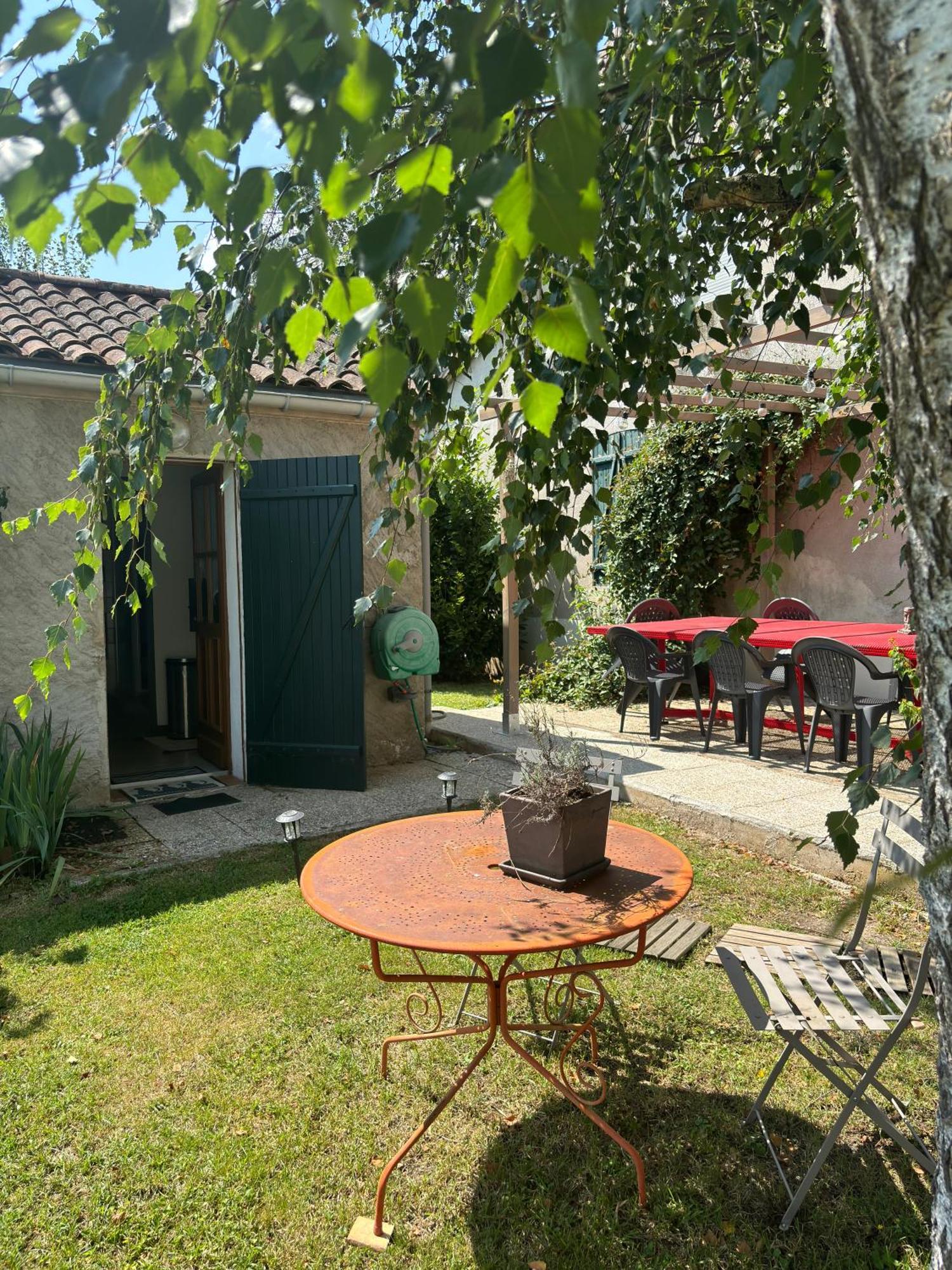 Studio En Auvergne Le Ruisseau Daire Saint-Priest-Bramefant Dış mekan fotoğraf